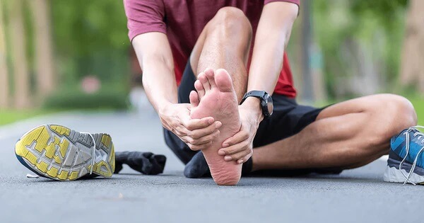 پیاده روی و خارپاشنه