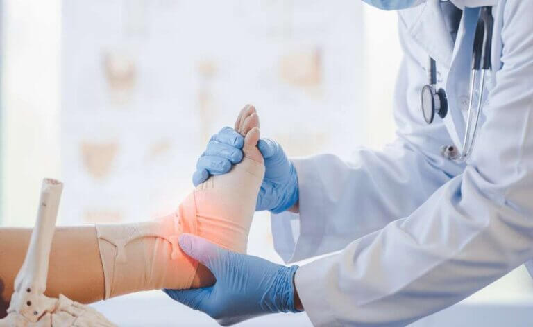 شکستگی پا و مراجعه به پزشک